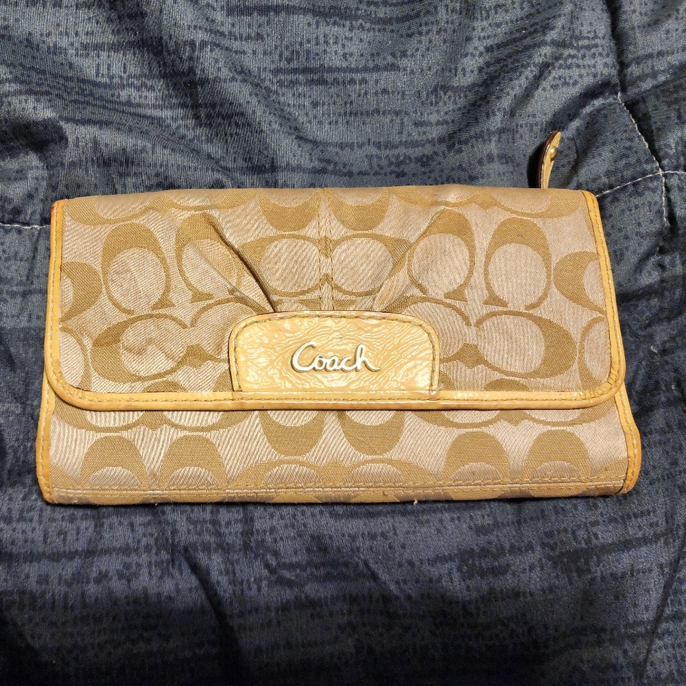Womens coach wallet
